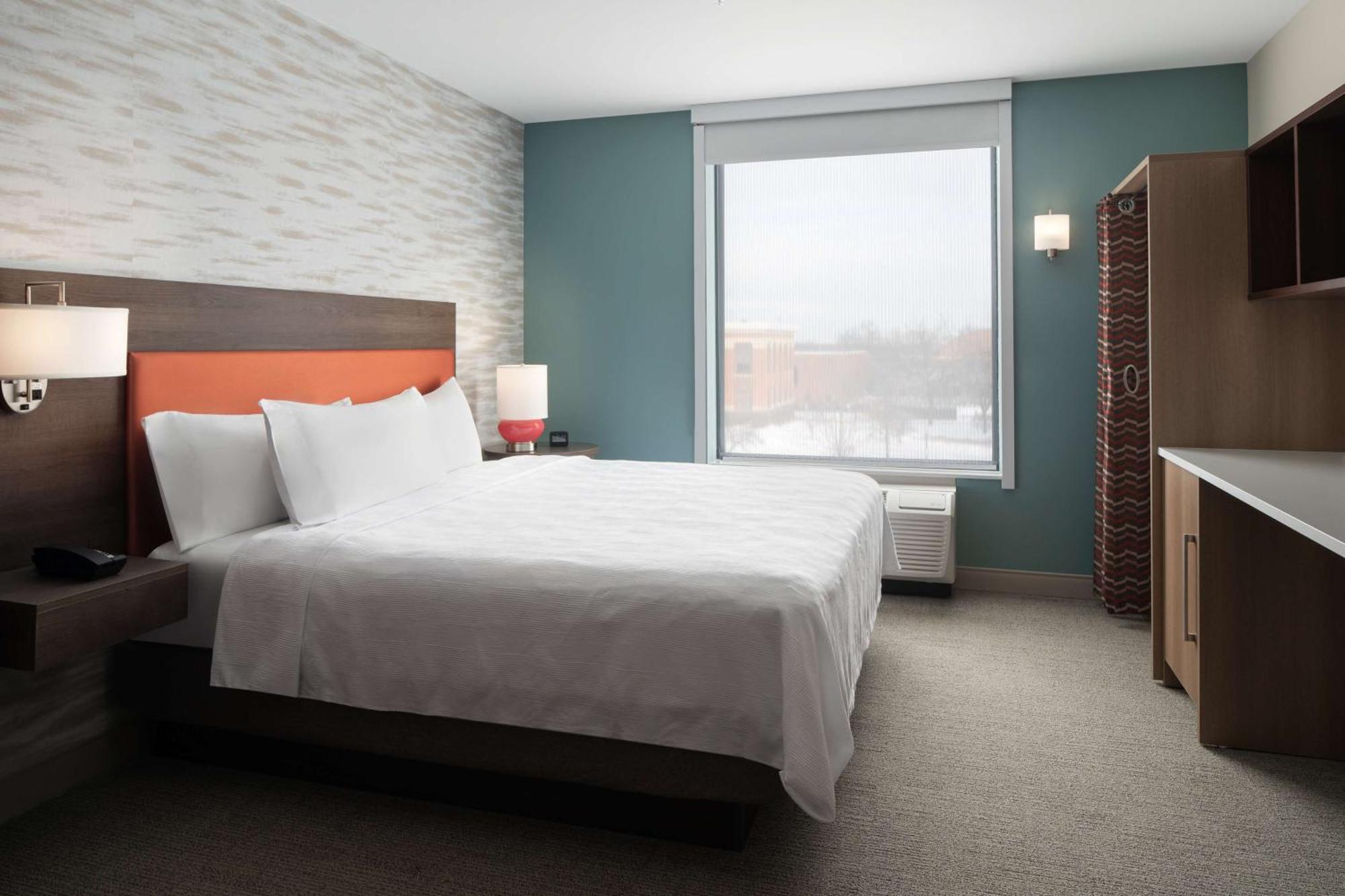 Home2 Suites By Hilton Des Moines At Drake University Экстерьер фото