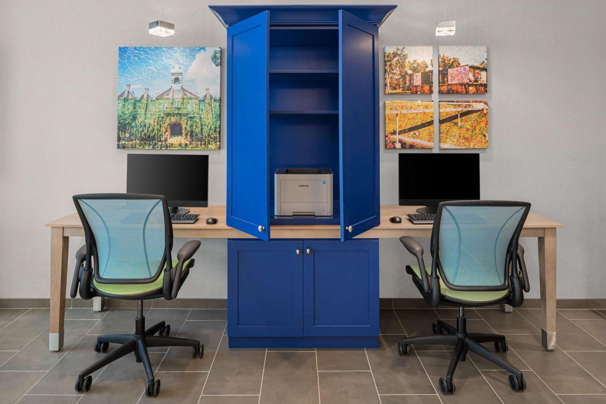 Home2 Suites By Hilton Des Moines At Drake University Экстерьер фото