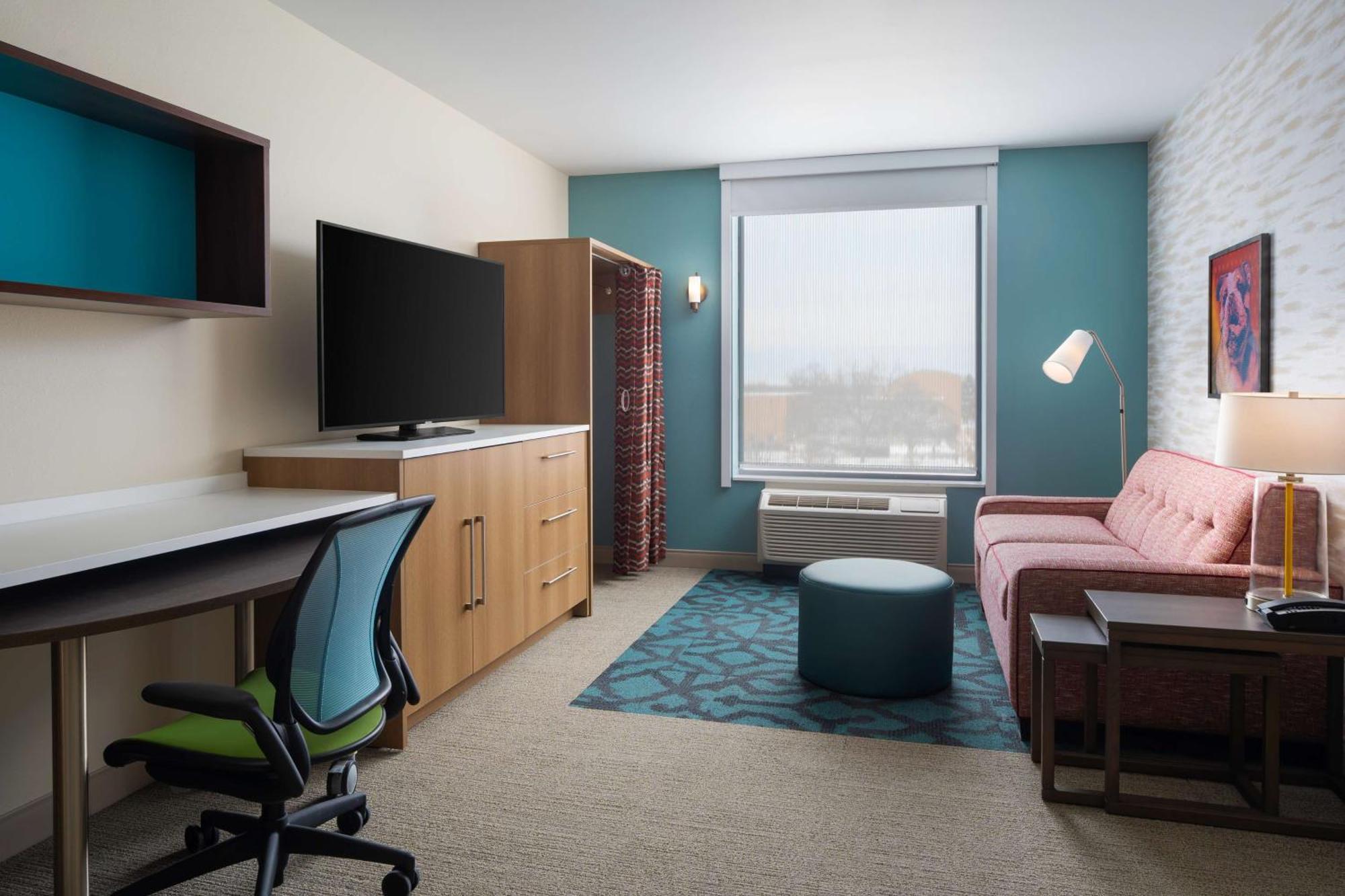 Home2 Suites By Hilton Des Moines At Drake University Экстерьер фото