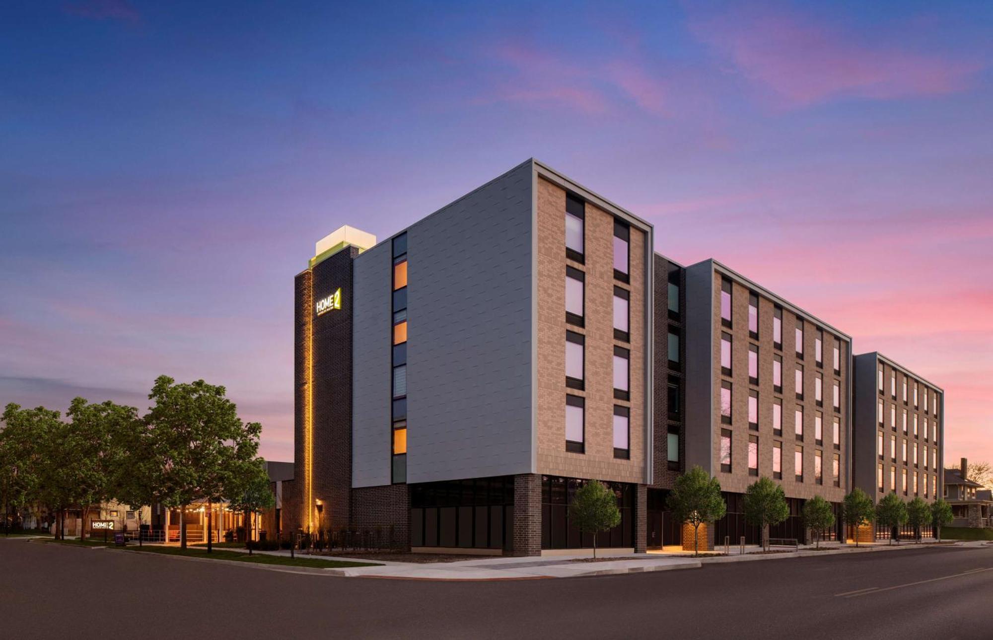 Home2 Suites By Hilton Des Moines At Drake University Экстерьер фото
